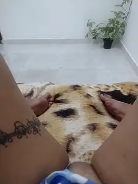 morenatutti2p's cam snapshot