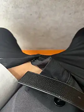 miniyellower live sex cam