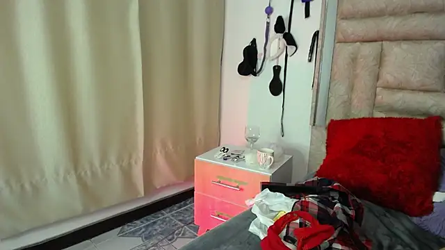 Bombom_Lux's cam snapshot