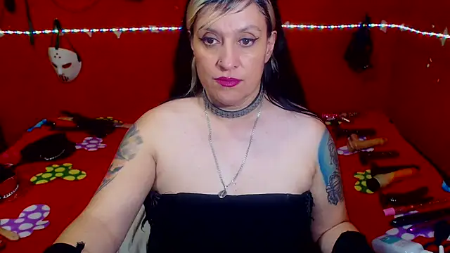 MATURE_Randy's cam snapshot