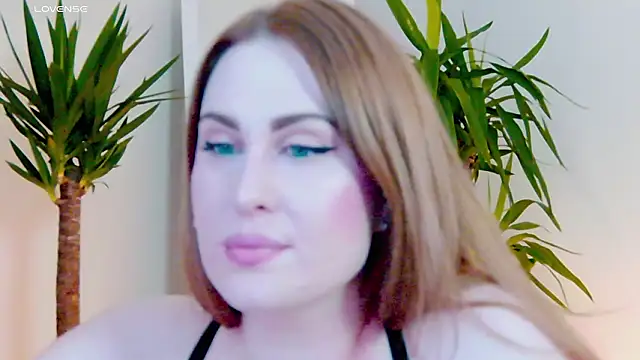 Miss_Magic_Eyes_'s cam snapshot