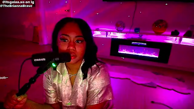 BriannaBrave live sex cam