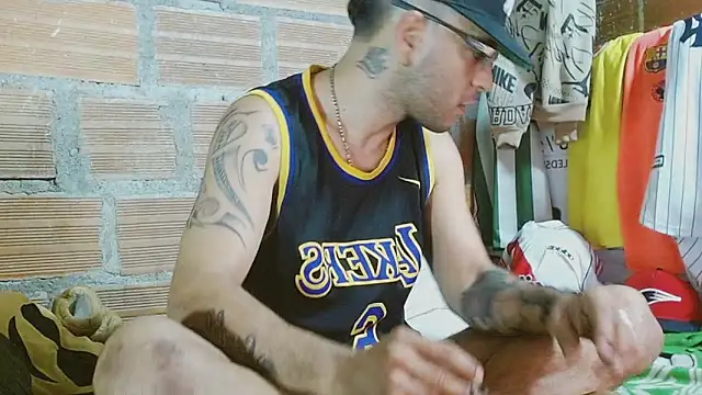 Alphamaster_92 live sex cam