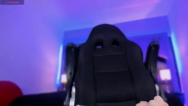 Charlotteinpole live sex cam