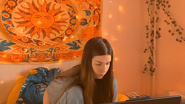 AliceCUNTach's cam snapshot