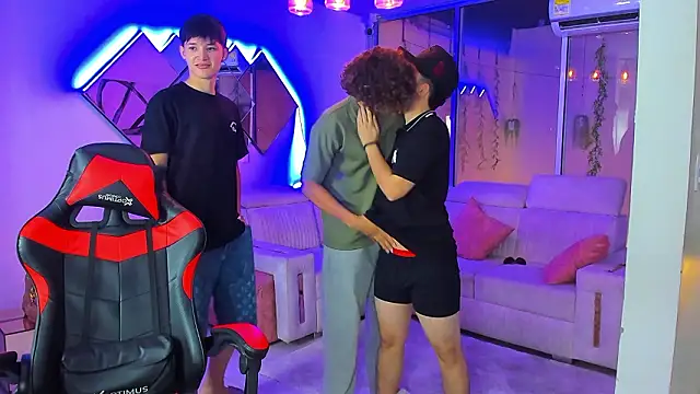 Houseofwarrios's cam snapshot