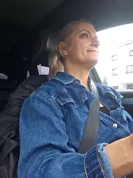 LadyTouch's cam snapshot