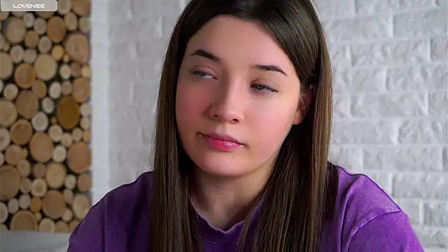 LowOncoming live sex cam