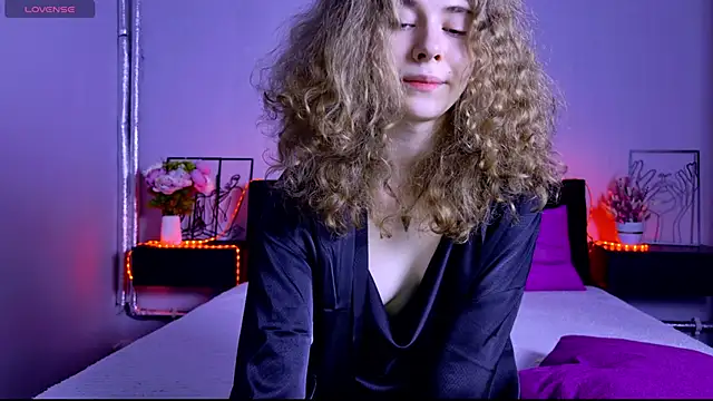 Curly_Girl_Anna's cam snapshot