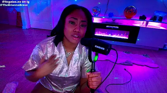 BriannaBrave live sex cam