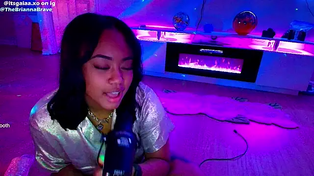 BriannaBrave live sex cam