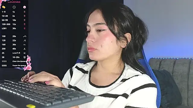 ZaraDames_'s cam snapshot