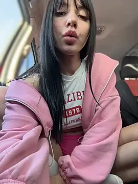 JulliaVegas live sex cam