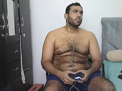 AlphaLatinoBear's cam snapshot