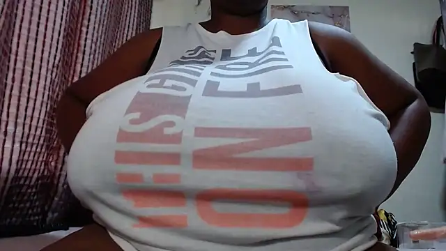 CHOCOLATEDARKBUSTYX's cam snapshot