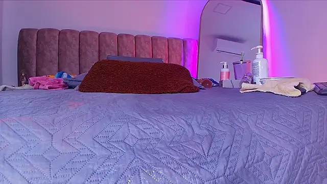 _linda_milk_'s cam snapshot