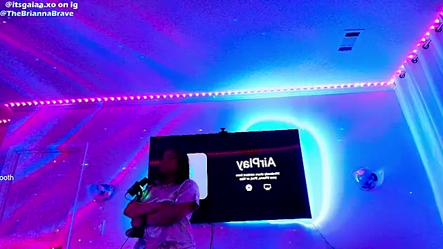 BriannaBrave live sex cam