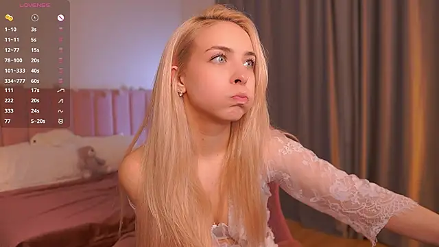 ShinyBarbie's cam snapshot