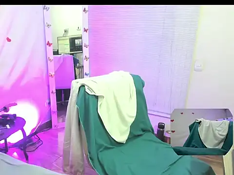 Nyomi_browm's cam snapshot