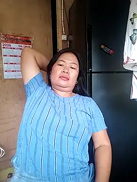 Lovelywoman43 live sex cam