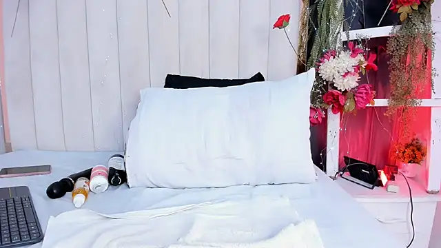 africa_holmes's cam snapshot