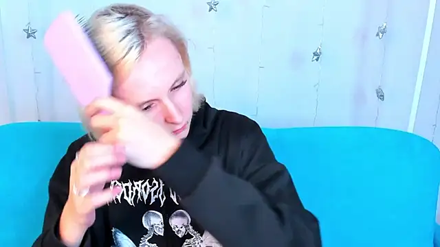 LikiLips's cam snapshot