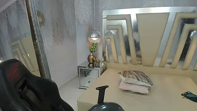 ValerySkinnyy's cam snapshot