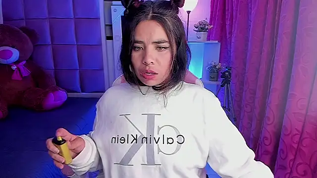 liany_taylor's cam snapshot