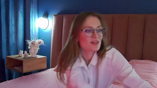 EvelynPoole's cam snapshot