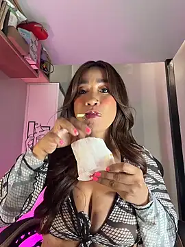 AsianMilfSheryl's cam snapshot