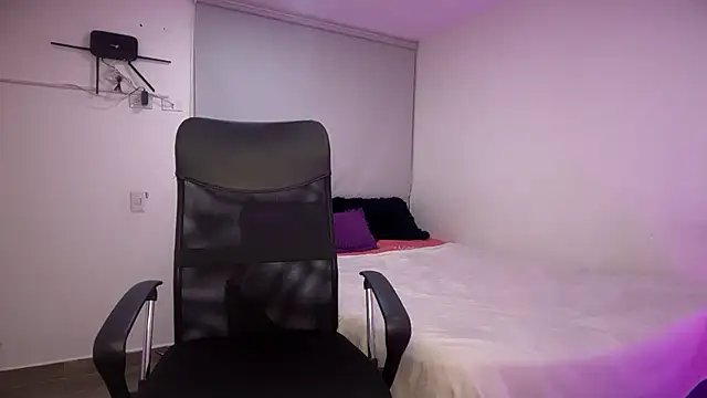 Toy_boy777 live sex cam