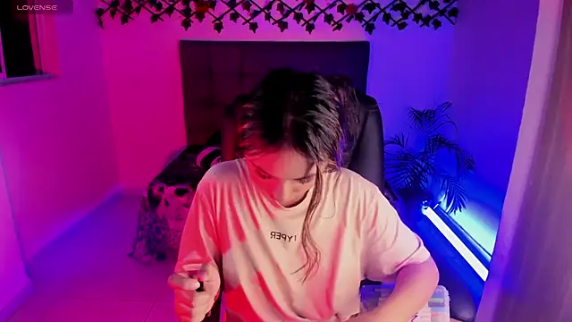 Anna_valerious7's cam snapshot