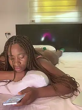 MISSMAYSROOM's cam snapshot