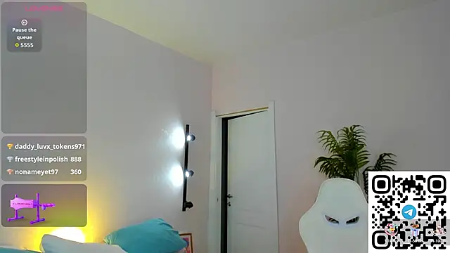 Selena_Sharp's cam snapshot