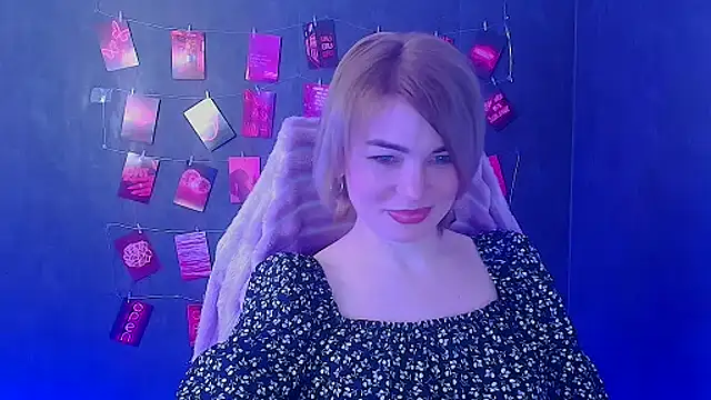 CuttieEmma's cam snapshot