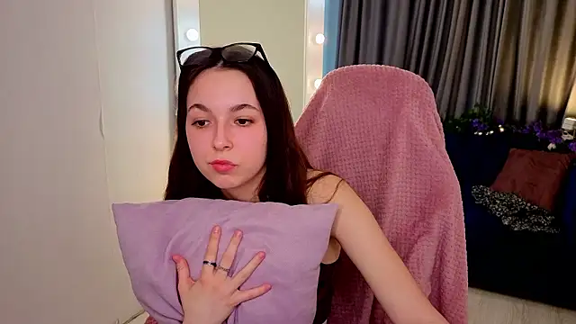 BellaThery's cam snapshot