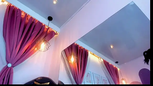 Saray_Becker_'s cam snapshot