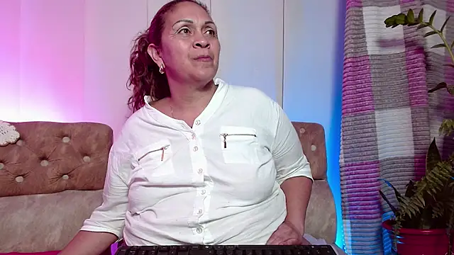 scarlettbooty live sex cam