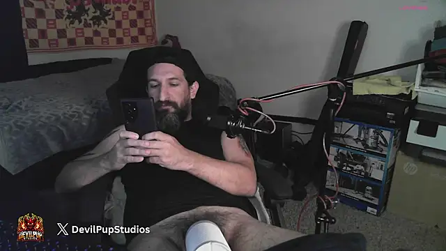 DevilPup75_'s cam snapshot