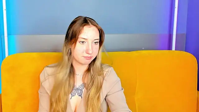 JollyBlondy's cam snapshot