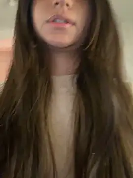 aly_golden_ live sex cam