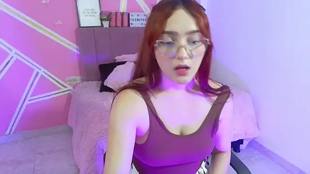 Natasha_Romanof18's cam snapshot