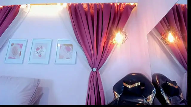 Saray_Becker_'s cam snapshot