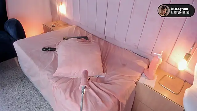 Hillary_Collins1's cam snapshot