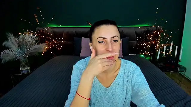 Rebecca_Diamond's cam snapshot