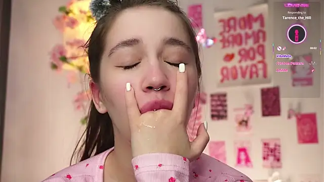 AmiLewis's cam snapshot