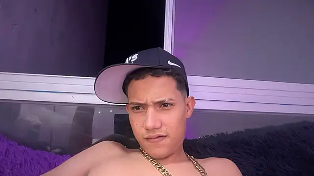 Toy_boy777 live sex cam