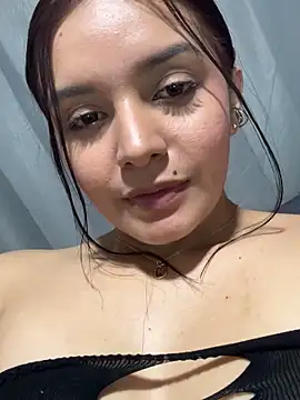 Melanyprada live sex cam