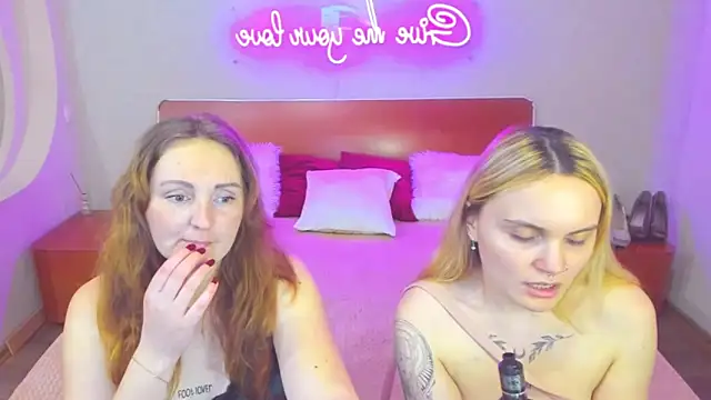 MagicEyess live sex cam