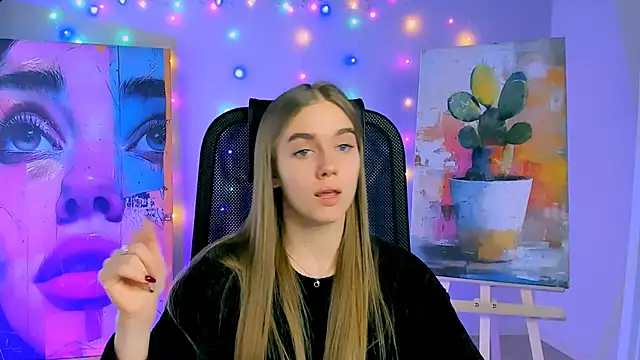 JuneWoods's cam snapshot